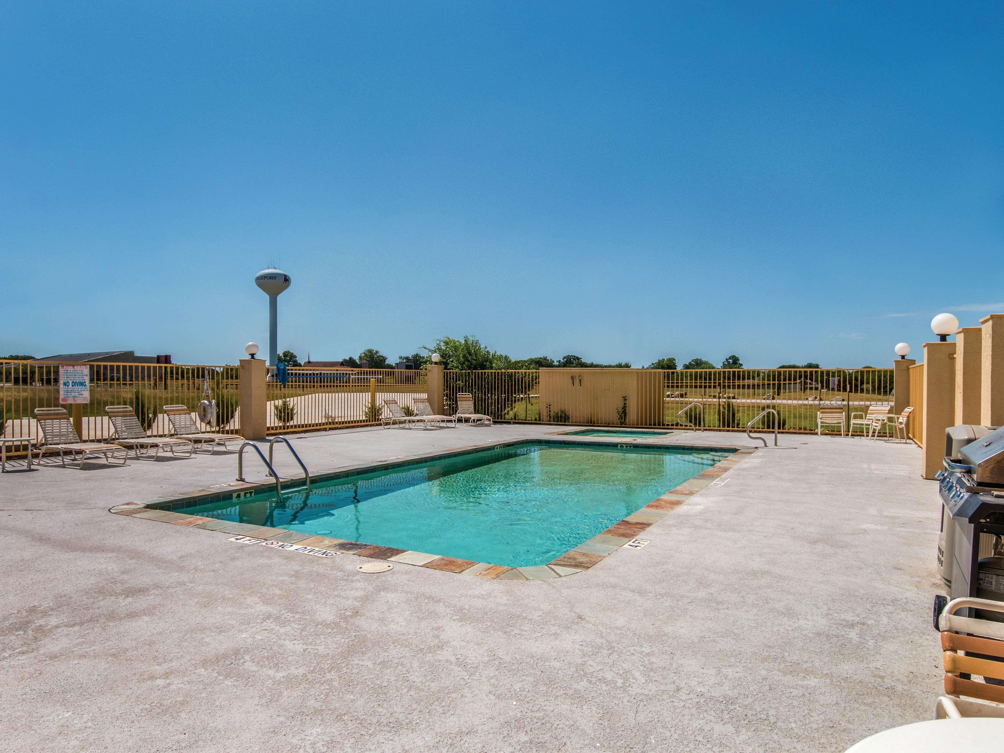 Hotel La Quinta By Wyndham Bridgeport Exterior foto